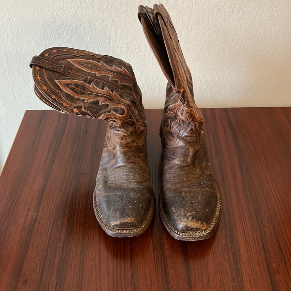Ariat 10.5 D cowboy boots
